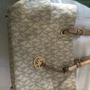 Michael Kors Logo tote selling for best offer!